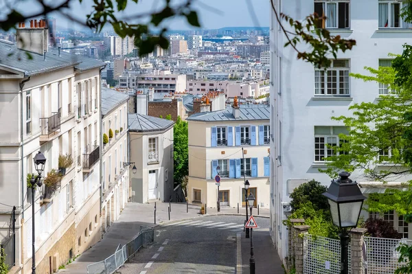 Paris Montmartre Bâtiments Typiques Vue Romantique Avec Ville Arrière Plan — Photo