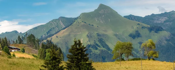 Fransa Daki Alpler Dağları Ilkbaharda Güzel Bir Manzara — Stok fotoğraf