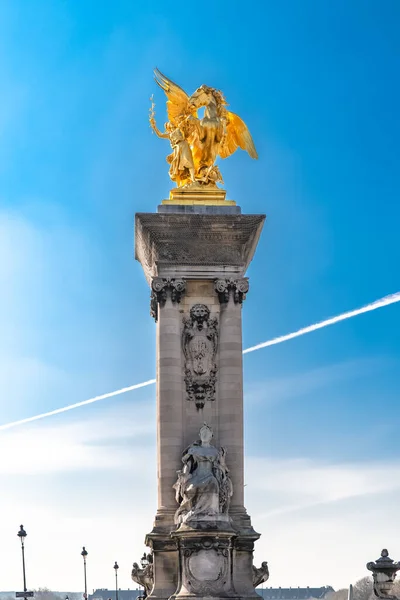 París Puente Alexandre Iii Sena Estatua Bronce Dorado Pilón — Foto de Stock