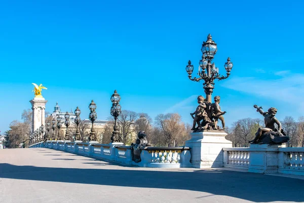 París Puente Alexandre Iii Sobre Sena Estatua Bronce Dorado — Foto de Stock