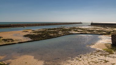 Saint-Gilles-Croix-de-Vie, Vendee 'de, tipik deniz feneri limanı