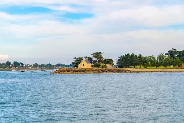 Isla Boédica Con Capilla Golfo Morbihan Costa Atardecer — Foto de Stock