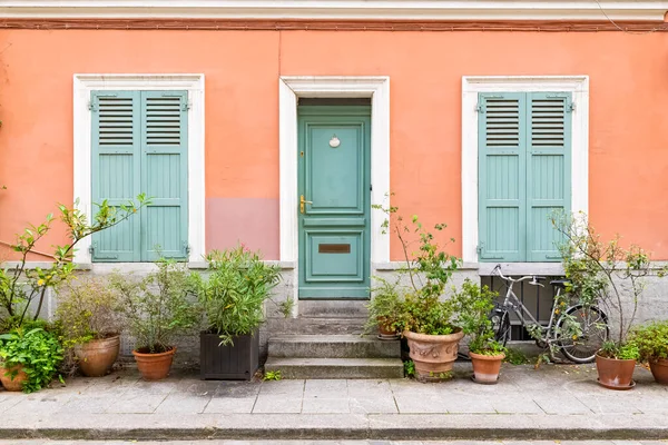 París Colorida Casa Rue Cremieux Calle Típica — Foto de Stock