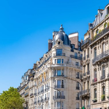Paris, tipik Haussmann Bulvarı, lüks bir bölgede.