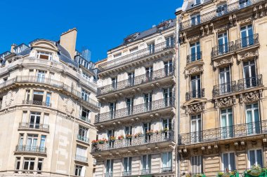 Paris, tipik Haussmann Bulvarı, lüks bir bölgede.