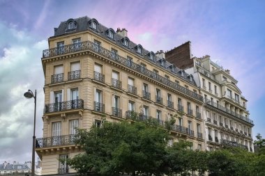 Paris, Marais 'de binalar, rue de Turbigo, tipik bir cadde.