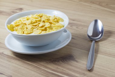 Mısır gevreği ile sağlıklı bir kahvaltı