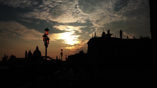 古城在夕阳西下美丽的轮廓 — 图库视频影像