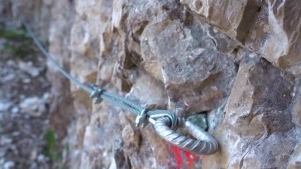 Anchor hook for steel rope in the rock — Stock Video