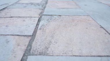 Bakış açısında kare beton yol
