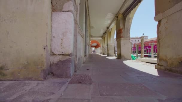 Красивая древняя архитектура города Кьоджа — стоковое видео