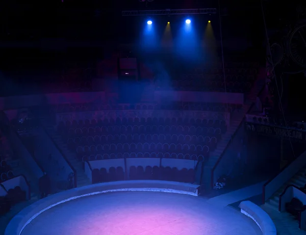 Ljuset från scenen under konserten. — Stockfoto