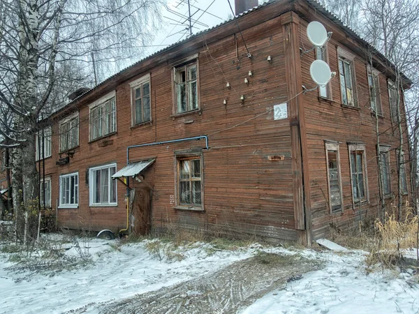 Casas Madeira Velhas Nas Ruas Das Cidades Russas — Fotografia de Stock