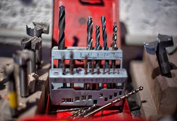 Conjunto de ferramentas de trabalho a bordo de fundo — Fotografia de Stock