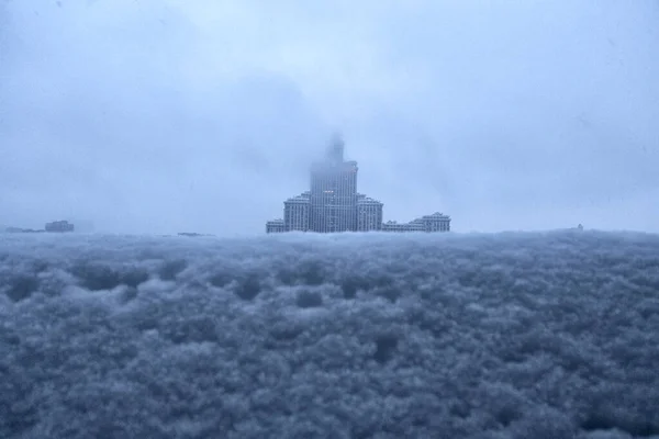 Snöfall Moskva Stark Snö Och Lägenhetshus Vintern Vinterlandskap Staden Moskva — Stockfoto