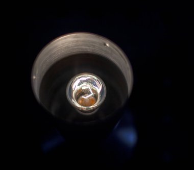 Film endüstrisi. Konser ve TV programlarının çekimlerinde kullanılan ışıklandırma ekipmanları