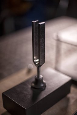 Tek bir dik ayar çatalını kapat