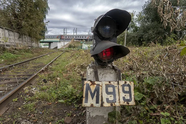 Verkeerslichten Geven Rood Signaal Het Spoor Aan Station — Stockfoto