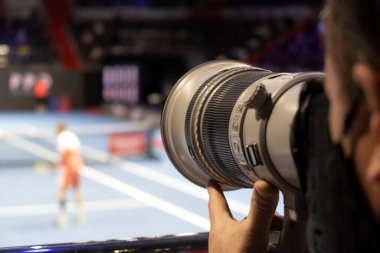 Tenis yayını için TV kamerası
