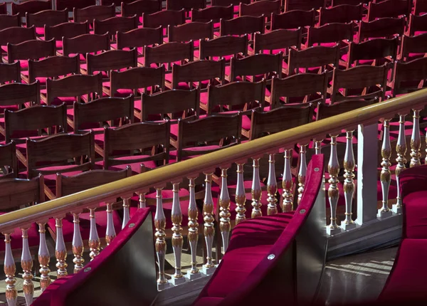 Beautiful Theater Interior Soft Armchairs Auditorium Chandeliers Foyer — Stock Photo, Image