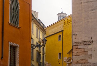 Verona şehrinin güzel hava manzarası. VERONA, ITALY.
