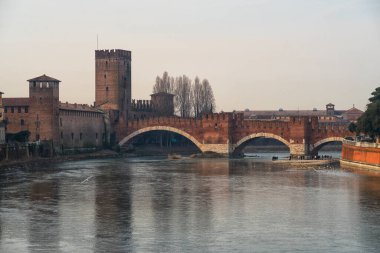 Verona şehrinin güzel hava manzarası. VERONA, ITALY.