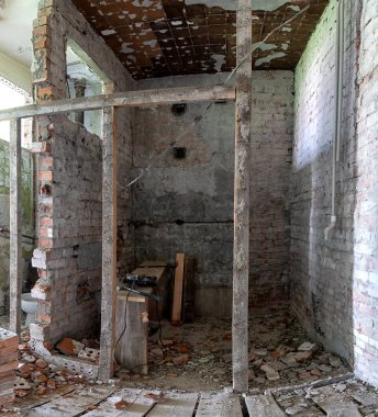 Eski bir dairede tadilat hazırlığı. Rusya.