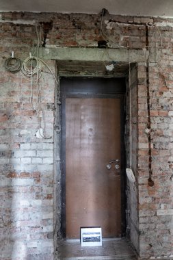 Eski bir dairede tadilat hazırlığı. Rusya.