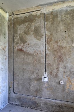Yeni Elektrik Tesisatı, soket ve yenileme kavramı, duvardaki elektrik kabloları
