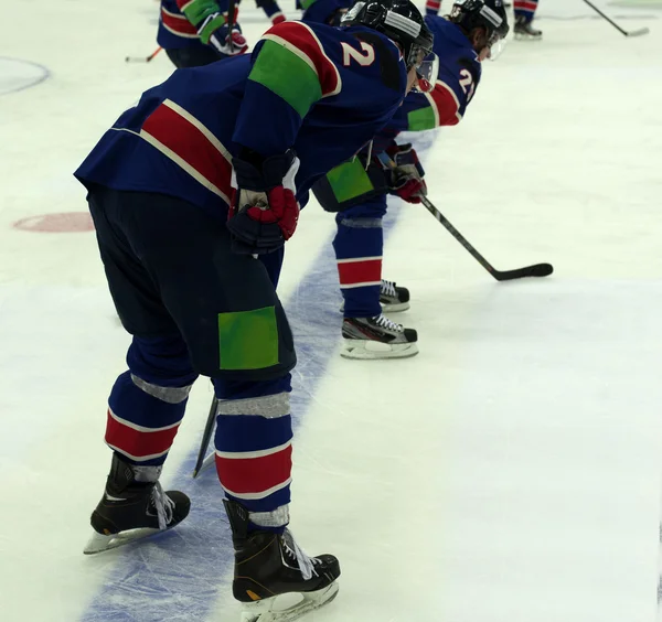 Juego de hockey sobre hielo —  Fotos de Stock