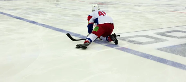 Juego de hockey sobre hielo —  Fotos de Stock