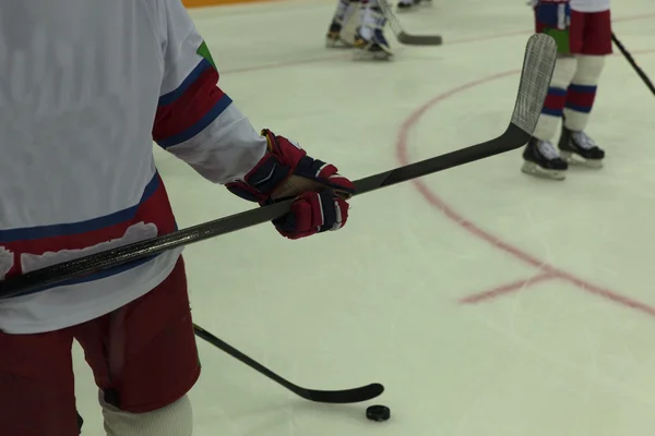 Juego de hockey sobre hielo —  Fotos de Stock