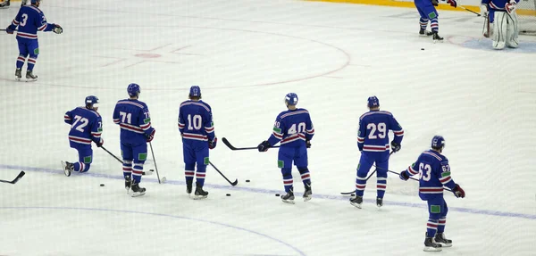 Juego de hockey sobre hielo —  Fotos de Stock