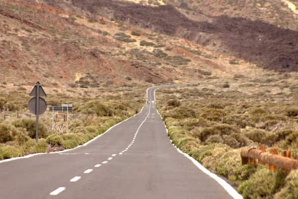 Yolun Tenerife adasında — Stok fotoğraf
