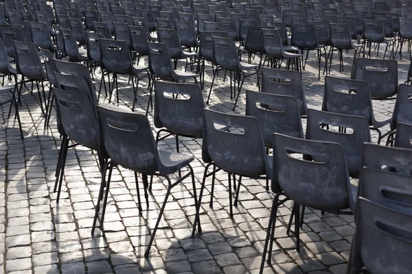 Sillas en la plaza — Foto de Stock