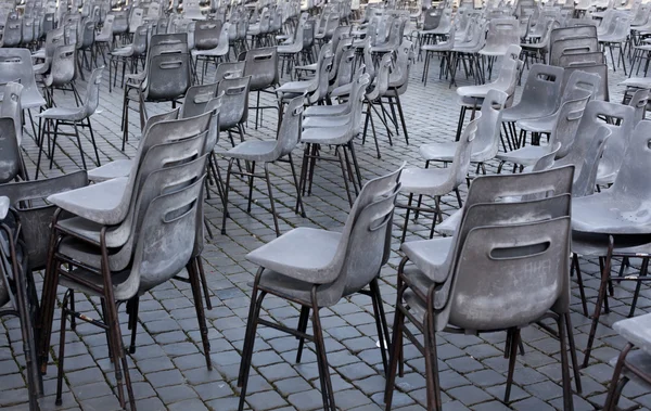 Cadeiras na praça — Fotografia de Stock