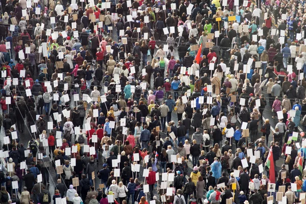 Crowd of people demonstrate — Stock Photo, Image