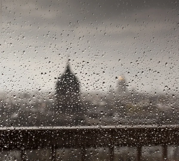 Vue de la ville de Saint-Pétersbourg par la fenêtre — Photo