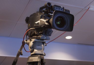 Kamera, Tv yayını