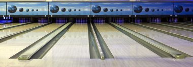 üst üste bowling topları