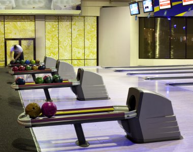 üst üste bowling topları