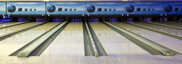 Bowling bollar i rad — Stockfoto