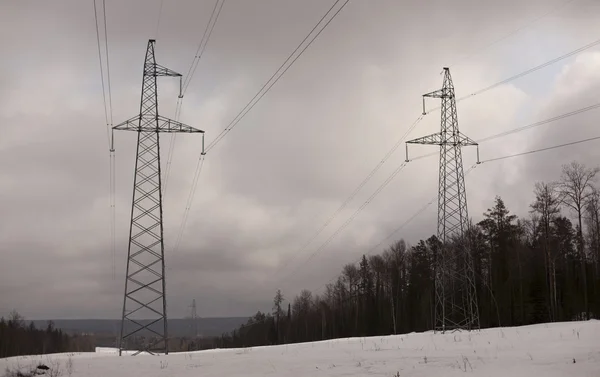 High-voltage transmission lines — Stock Photo, Image