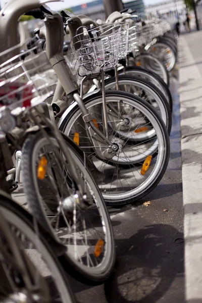 Fahrrad auf den Straßen von Paris — Stockfoto