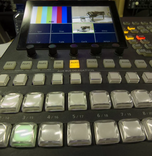 Knop op de controle paneel televisie-uitrusting — Stockfoto