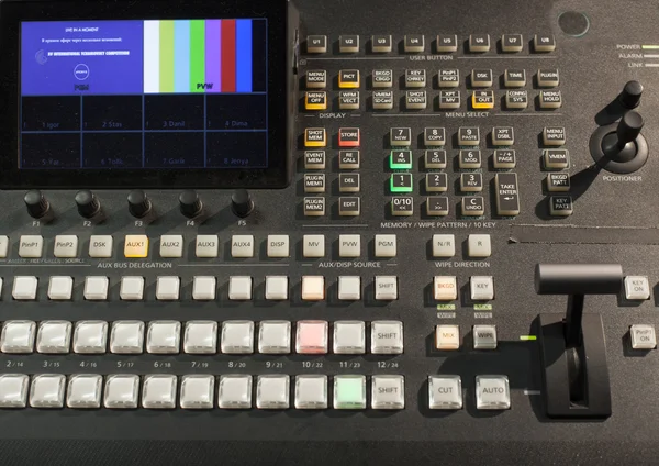 Knop op de controle paneel televisie-uitrusting — Stockfoto