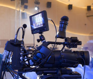 Profesyonel dijital video kamera.