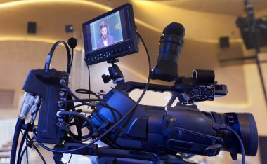 Profesyonel dijital video kamera.