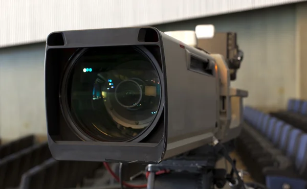 Professionelle digitale Videokamera. Zubehör für 4k Videokameras. — Stockfoto