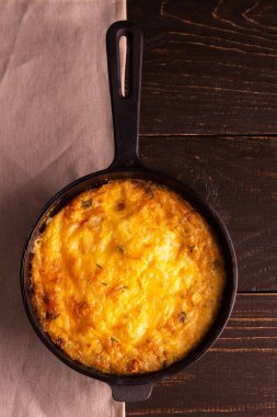 Peynirli omlet, mozarella ve haşlanmış balkabağı.